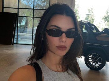 شاهد .. بالصور- كيندال جينر تتألق بلوك رياضي مميز و تستعرض رشاقتها