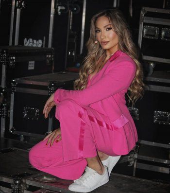 شاهد .. بلوك شيك مميز..ميرفا قاضي تسحر الجمهور بإطلالتها الأخيرة