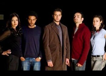 شاهد .. بصورة قديمة.. أحمد الفيشاوي يستذكر عمل قديم له من إخراج عمرو سلامة وهذا ما قاله