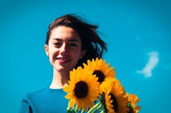 شاهد .. ستيفاني عطالله تعايد الجمهور بالفصح المجيد بصور لطيفة ومن دون ماكياج