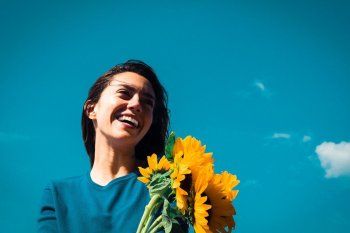 شاهد .. ستيفاني عطالله تعايد الجمهور بالفصح المجيد بصور لطيفة ومن دون ماكياج