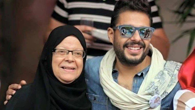 محمد حماقي: أمي متعصبة للزمالك وبعد مباراة بيراميدز «هددتني»