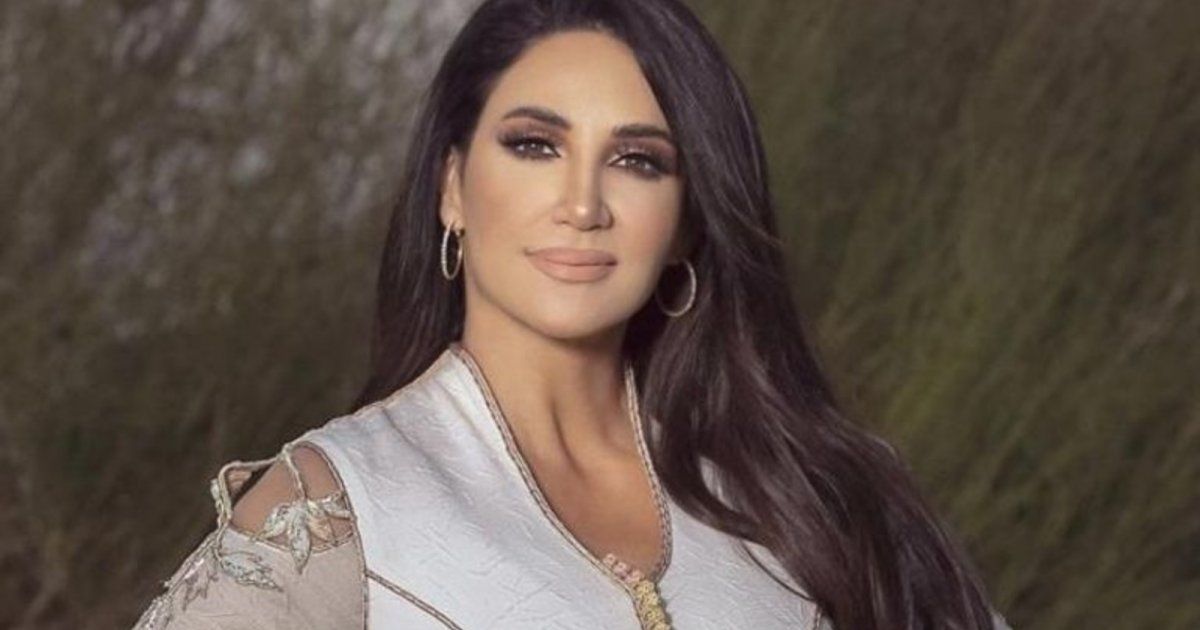 شاهد .. ديانا حداد بالعباءة وغطاء الرأس .. وتثير الجدل من جديد حول تغيير ديانتها