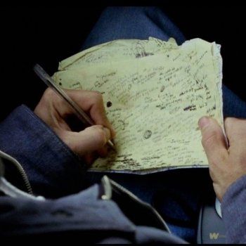 شاهد .. ورقة كانت بيد إيمينم بيعت بهذا السعر الخيالي.. إليكم قصتها