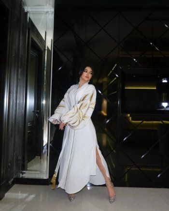 شاهد .. هيفا وهبي ساحرة بأحدث إطلالة لها.. إليكم سعر حذائها وتصميمه المدهش