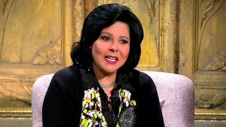 إسعاد يونس تكشف عن سنها الحقيقي وعلاقتها بضرتها شريهان