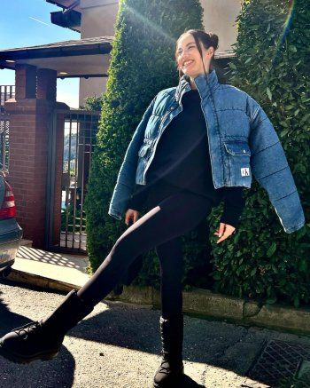 شاهد .. إطلالة جديدة لفهرية أفجين وبوراك أوزجيفيت في موقع التصوير