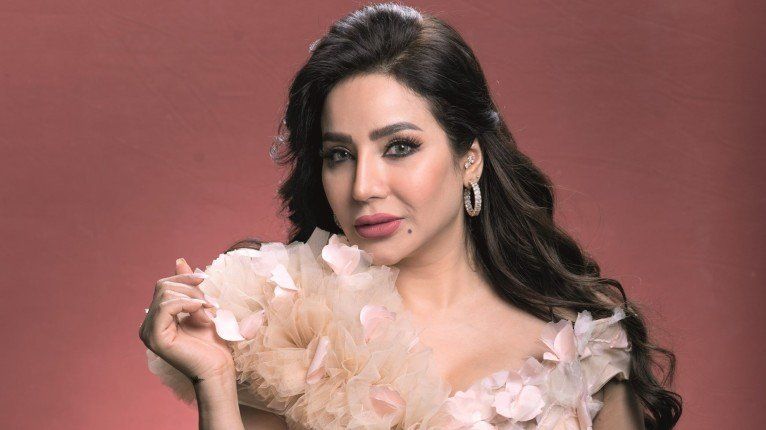 لجين عمران تكشف مصدر ثروتها.. ما علاقة زيجاتها؟