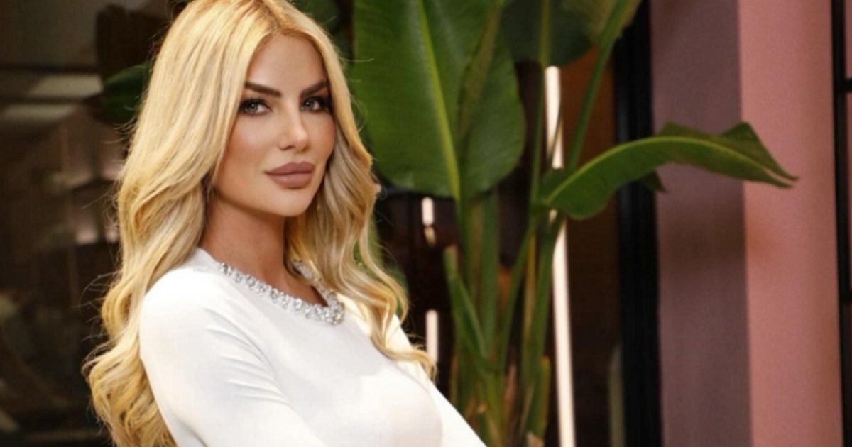 شاهد .. بالصور- سعر خيالي لحقيبة يد ساندرا رزق.. و أناقتها تبهر المتابعين