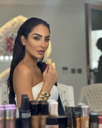 شاهد .. بالصور- نور الغندور تظهر جمالها بإطلالة كاجوال مميزة من كوليس "زوجة واحدة لا تكفي"