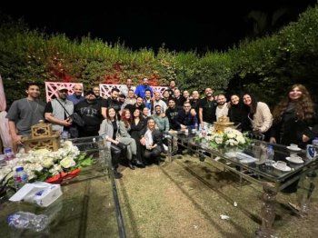 شاهد .. الملحن مدين يجمع أصدقائه في عالم الموسيقى والتمثيل بينهم تامر عاشور ومي فاروق وغيرهم على مائدة الإفطار