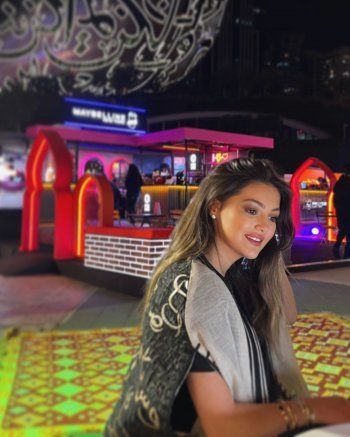 شاهد .. بأجواء رمضانية مميزة..دانا الحلاني تتألق بإطلالة عربية و تسحر الجمهور