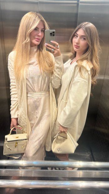 شاهد .. بالصورة- ساندرا رزق تتألق إلى جانب إبنتها نور..و سعر حقائب يدهما سيفاجئكم