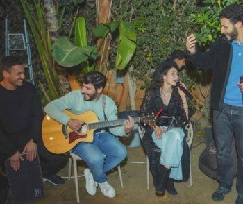 شاهد .. لينا صوفيا تحتفل بعيد ميلادها الـ16 بحضور أبطال مسلسل "كامل العدد"