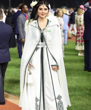 شاهد .. مريم حسين تتألق بإطلالة أنيقة بالقفطان المغربي