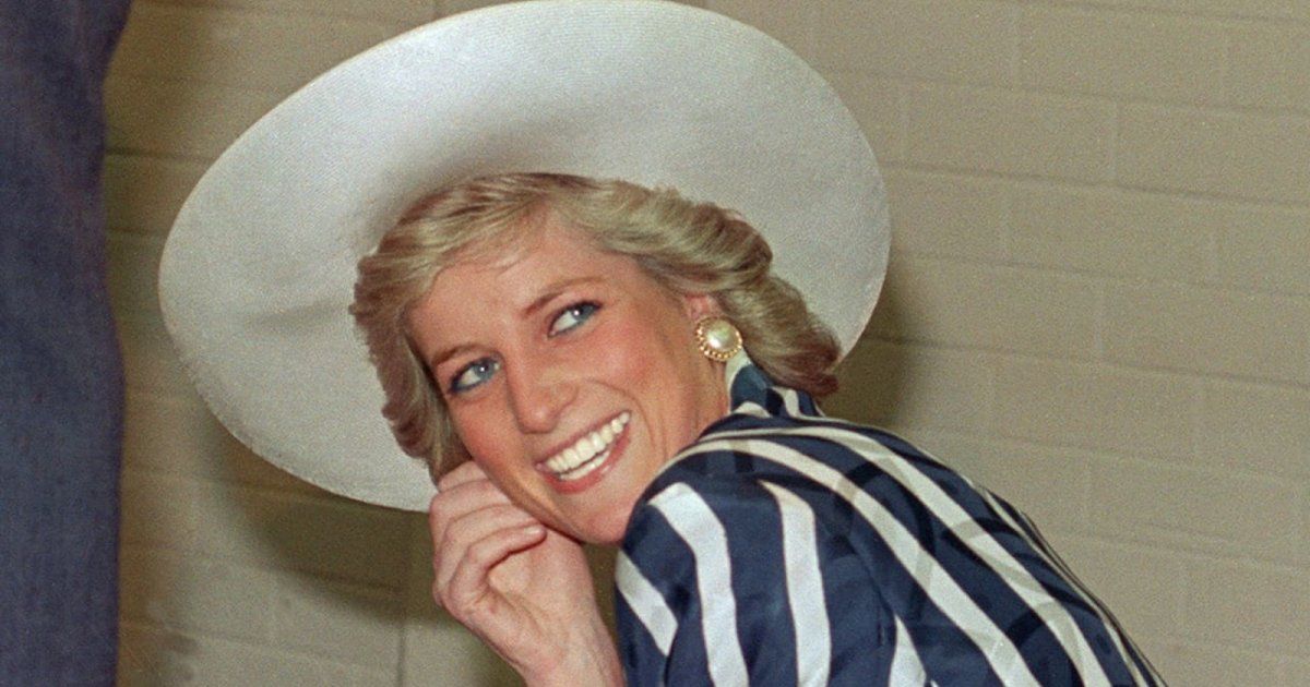 شاهد .. صورة نادرة للأميرة ديانا في أول يوم دراسي في المدرسة