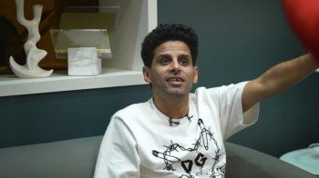 شاهد .. خلال حلقته مع رامز جلال.. حمدي الميرغني بإطلالة كاجوال وهذا سعر الـT-Shirt التي ارتداها