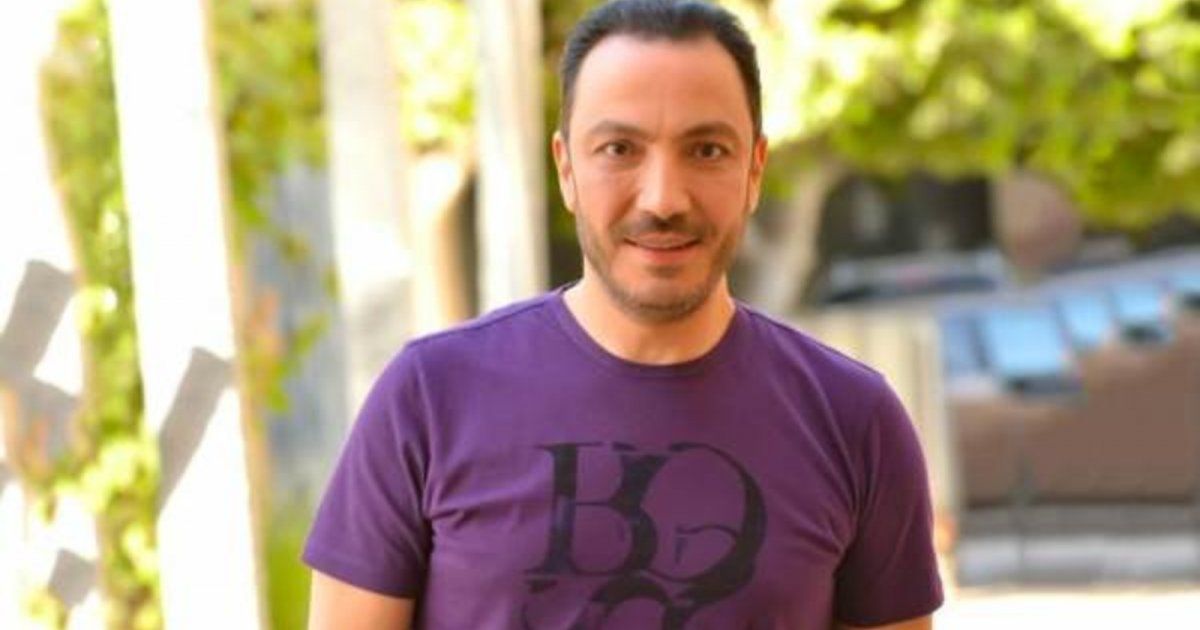 شاهد .. مع انتهاء تصوير مسلسل "العتاولة" في لبنان.. هذا ما قاله طارق لطفي لفريق العمل