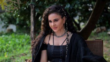 شاهد .. ديمة قندلفت تتألق بالأسود في مشهد صفع باسم ياخور.. وهذه تفاصيل إطلالتها