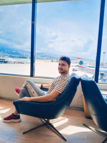 شاهد .. أحمد سليم يغادر بيروت عائداً إلى مصر بعد تصويره كليبات جديدة-بالصور