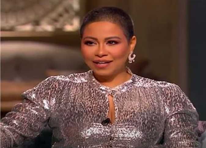 وقعت على الأرض .. اتفرج أول رد فعل من حسام حبيب بعد حلق شيرين عبد الوهاب شعرها