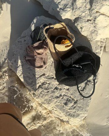 شاهد .. بالصور- كايلي جينر تستعرض جمالها و رشاقة جسمها بالمايوه على الشاطئ