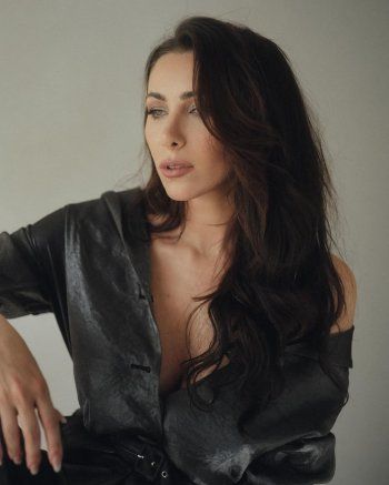 شاهد .. دانييلا رحمة بأنوثة مفرطة بأحدث إطلالاتها.. وهذا ما اعتمدته