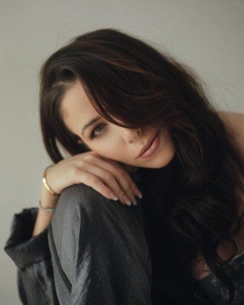 شاهد .. دانييلا رحمة بأنوثة مفرطة بأحدث إطلالاتها.. وهذا ما اعتمدته