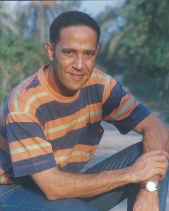 شاهد .. أشرف عبد الباقي ينشر صورة قديمة له بمناسية عيد الفطر..وهذا ما قاله ساخراً