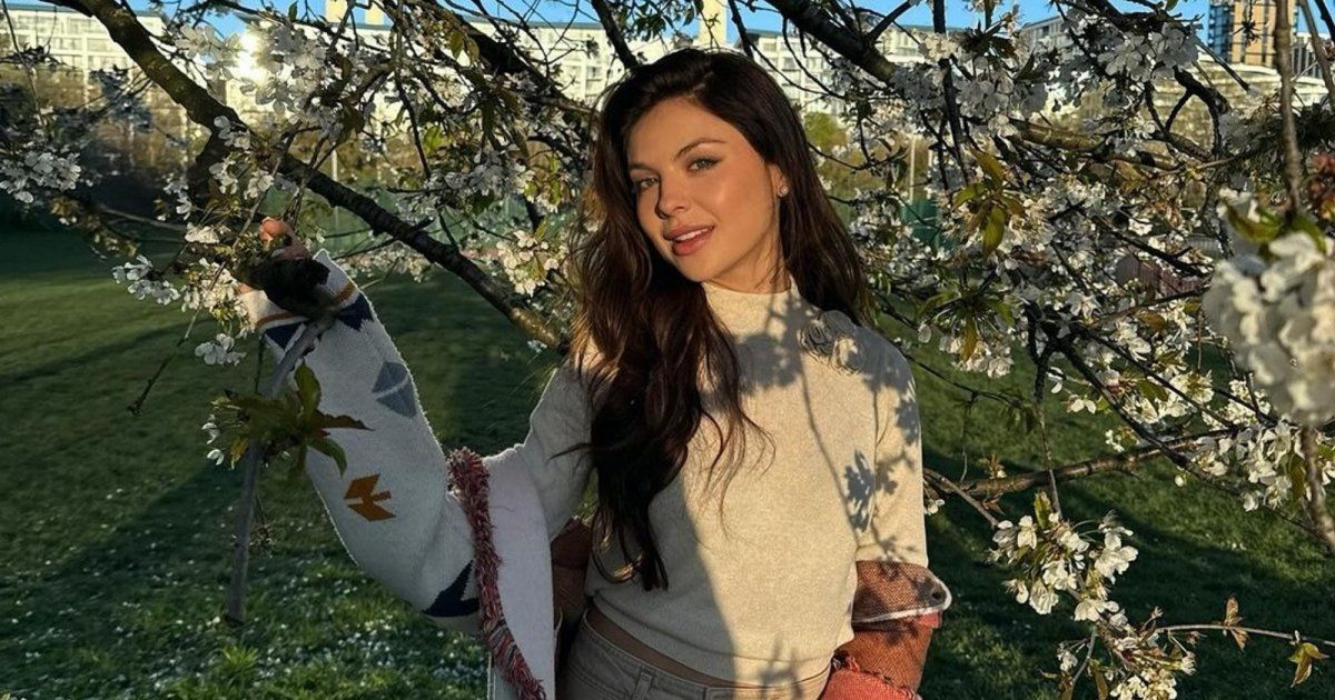 شاهد .. من فينيسيا.. ملكة جمال لبنان لعام 2018 تختار اللون الأسود لتخطف الأنظار