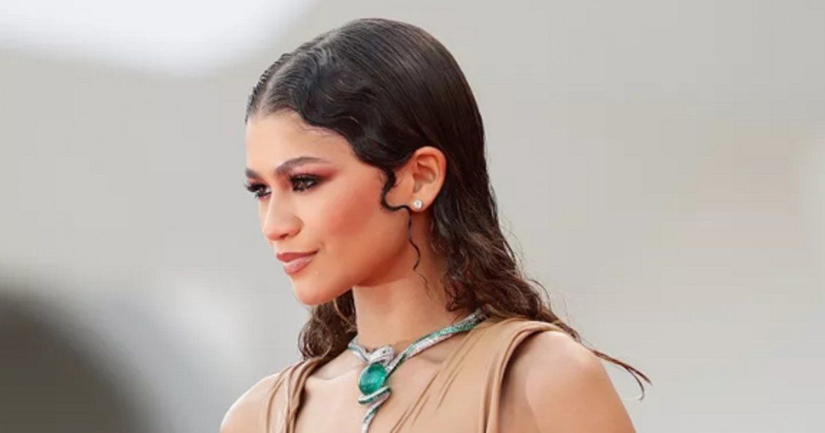 شاهد .. زيندايا تتلقى تحذيرا من زيارة هذا المكان