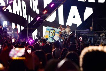 شاهد .. عمرو دياب بساعة "شوبارد ألباين إيغل" الفاخرة على مسرح الجونة وهذا سعرها المرتفع - بالصور