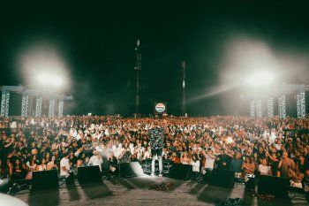 شاهد .. عمرو دياب بساعة "شوبارد ألباين إيغل" الفاخرة على مسرح الجونة وهذا سعرها المرتفع - بالصور