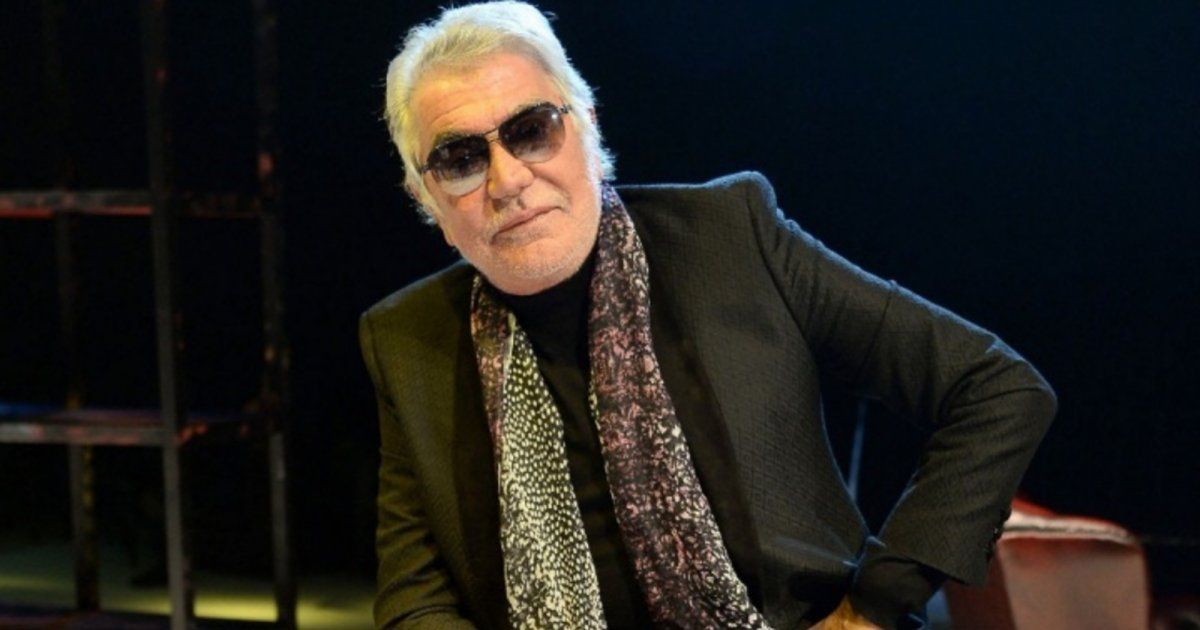 شاهد .. عالم الموضة يخسر المصمم الشهير روبيرتو كافالي