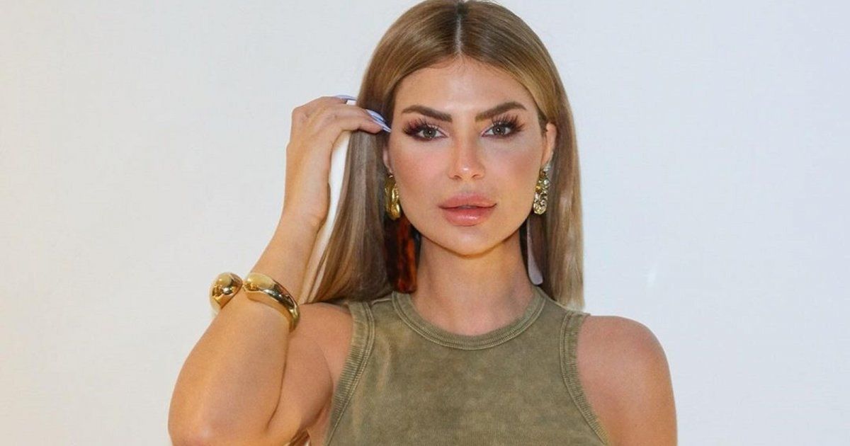 شاهد .. بالصور- ساندرا رزق تخطف الأنظار بانوثتها..و سعر حقيبة يدها المرتفع سيفاجئكم