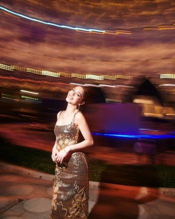 شاهد .. مايان السيد تتألق بفستان ذهبي من تصميم جورج حبيقة .. فكم بلغ سعره؟