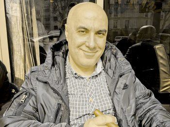 شاهد .. خاص - نعيم حلاوي: " الفكرة واردة لتقديم برنامج يشبه " لا يمل " و " ما في متلو " .. وعادل إمام وزياد الرحباني أكثر فنانين يضحكاني