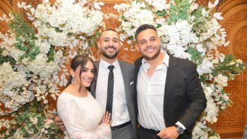 شاهد .. إبنة مصطفى كامل تتألق بفستان ناعم في عقدر قرانها وهذا سعره