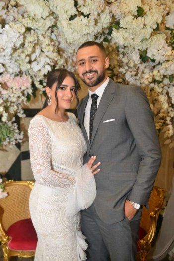 شاهد .. إبنة مصطفى كامل تتألق بفستان ناعم في عقدر قرانها وهذا سعره