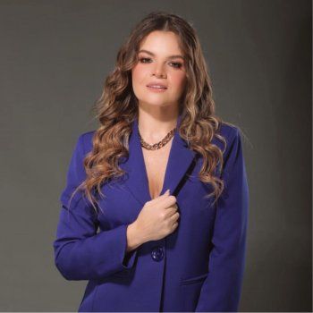 شاهد .. خاص - نيللي معتوق: أتمنى تقديم ثنائية مع بديع أبو شقرا.. ولم أخف من المقارنة مع الشحرورة صباح