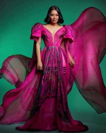 شاهد .. لقاء الخميسي تتألق بفستان رائع من تصميم فؤاد سركيس وهذا سعره- بالصور