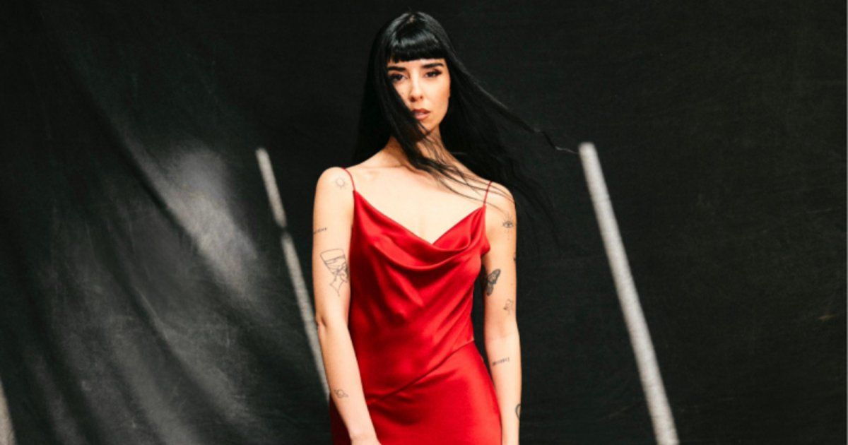 شاهد .. خاص وبالفيديو - زينة مكي تكشف تفاصيل تحضيراتها لدخول عالم الغناء في كليب من إخراج سيرج مجدلاني وأندي خولي