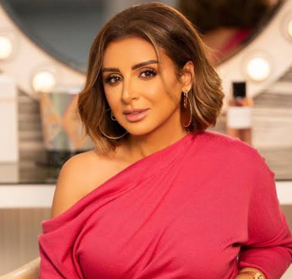 الليلة .. انغام تحيي حفلا في دبي أوبرا