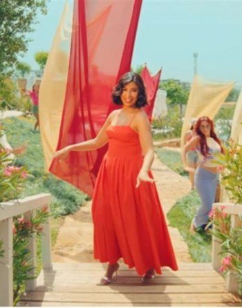 شاهد .. روبي تتألق بإطلالات صيفية أنيقة في أحدث كليباتها "الليلة حلوة"