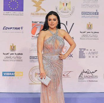 شاهد .. خاص - رانيا يوسف في رد قوي على منتقدي ملابسها .. وعن وضعها العاطفي : " كنت معجبة برجل مطلق ولكن "