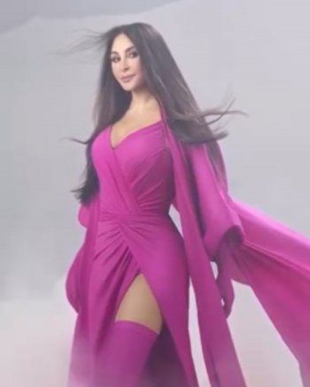 شاهد .. إليسا تتألق بإطلالات أنيقة من توقيع نيكولا جبران