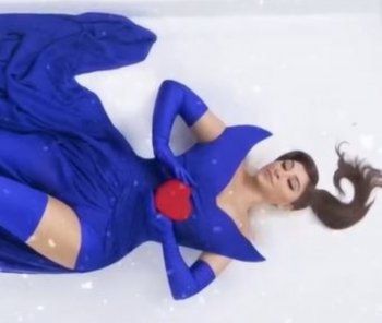 شاهد .. إليسا تتألق بإطلالات أنيقة من توقيع نيكولا جبران