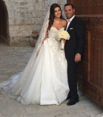 شاهد .. مايا رعيدي أحدثهن.. إليكم أجمل فساتين ملكات جمال لبنان في حفلات زفافهن