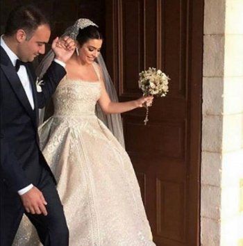 شاهد .. مايا رعيدي أحدثهن.. إليكم أجمل فساتين ملكات جمال لبنان في حفلات زفافهن