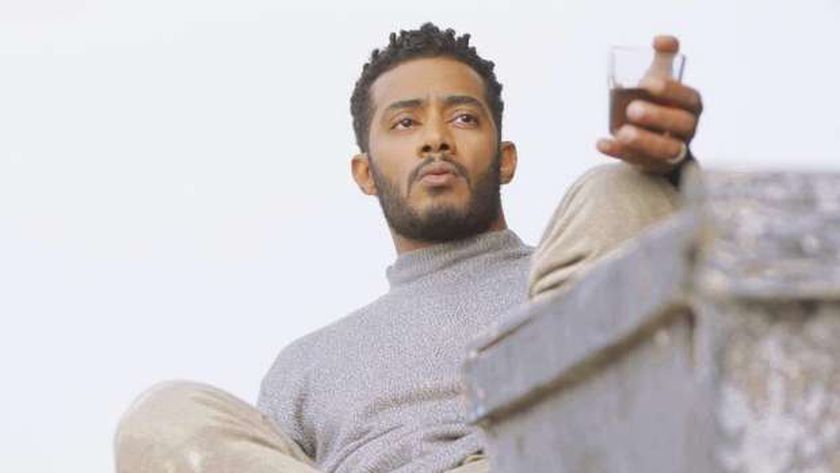 محمد رمضان يفقد أعصابه خلال حفل زفاف ابنة مصطفي كامل.. اتفرج ماذا فعل